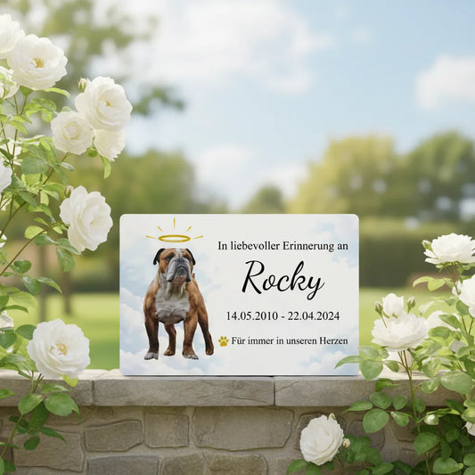 Gedenkschild für Hunde Modell Rocky – Personalisiert mit Bild & Namen